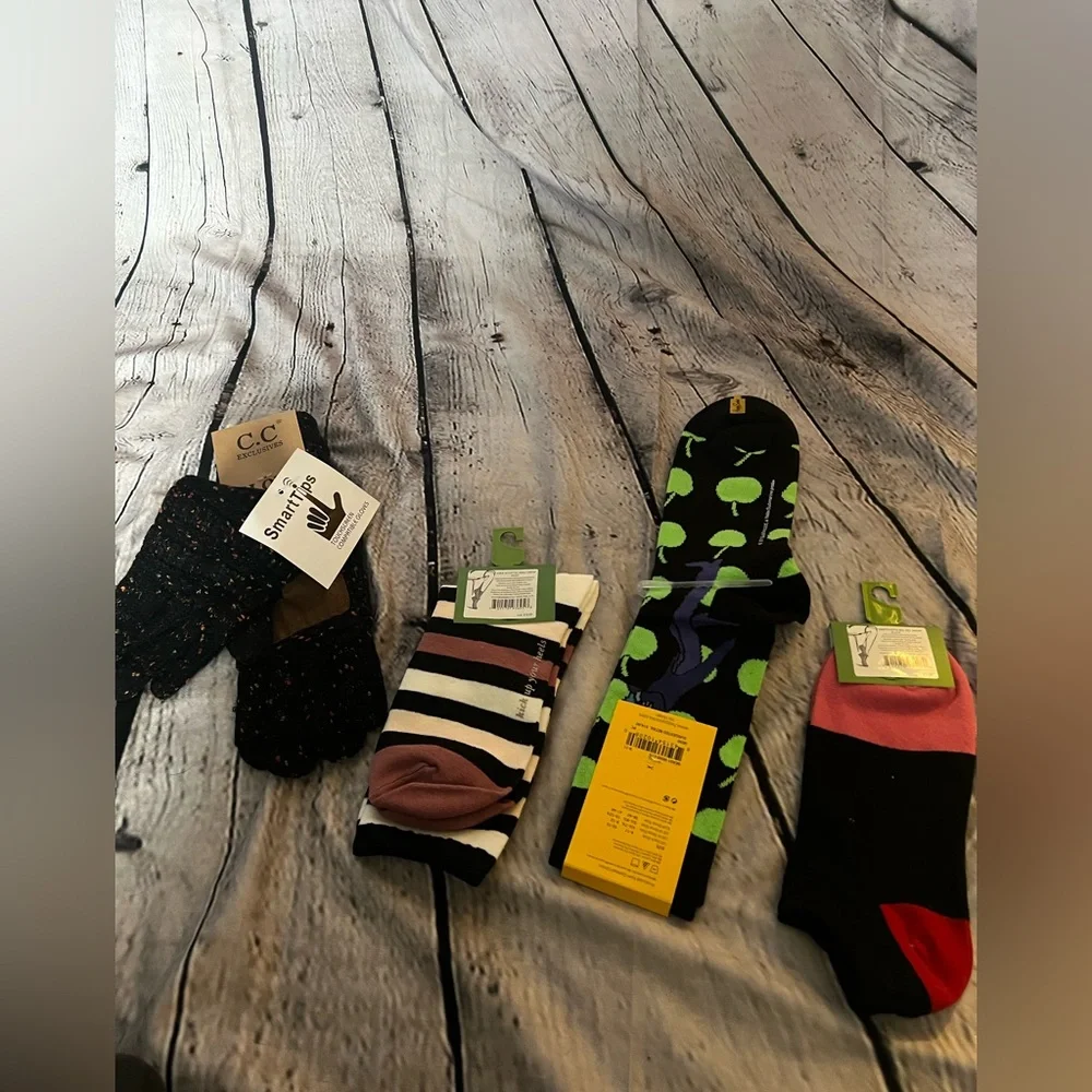 Sock and Glove bundle 4 pcs